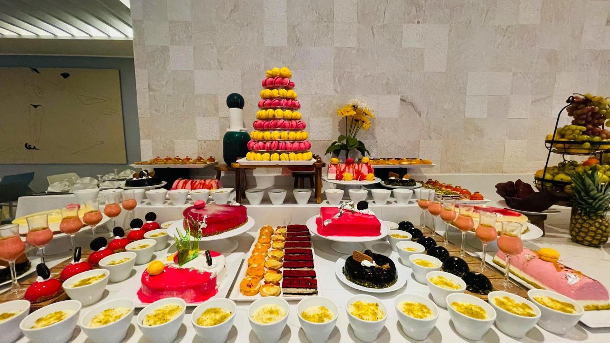 Royal Azur Thalassa Hammamet Luaran gambar A dessert buffet