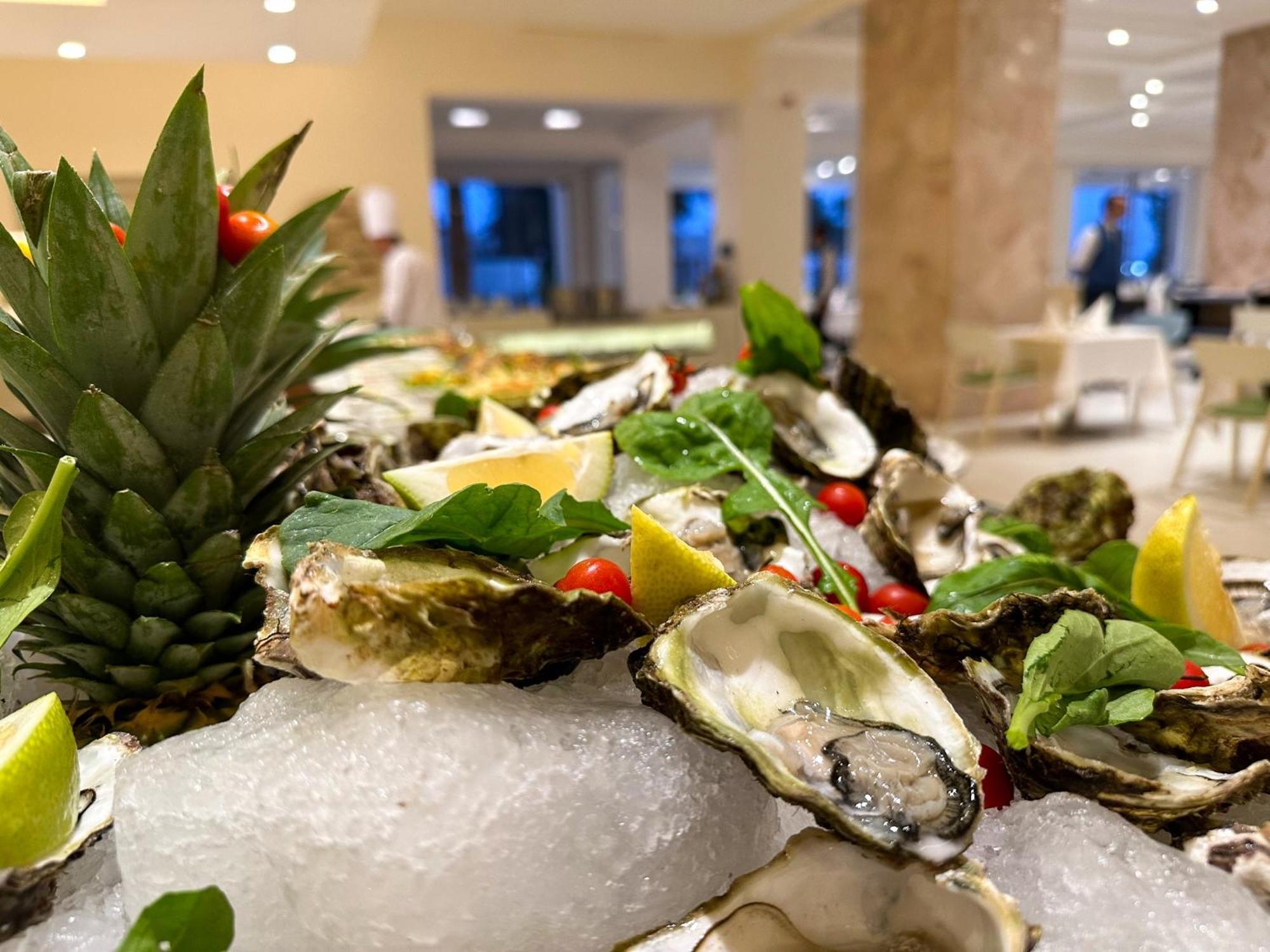 Royal Azur Thalassa Hammamet Luaran gambar Oysters on ice